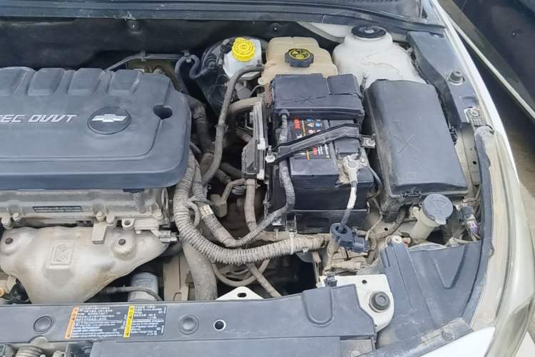 Used Chevrolet Cruze 2015 1.5L Classic SE MT Engine Bay Left