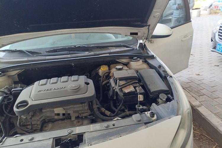 Used Chevrolet Cruze 2015 1.5L Classic SL MT Engine Bay Left