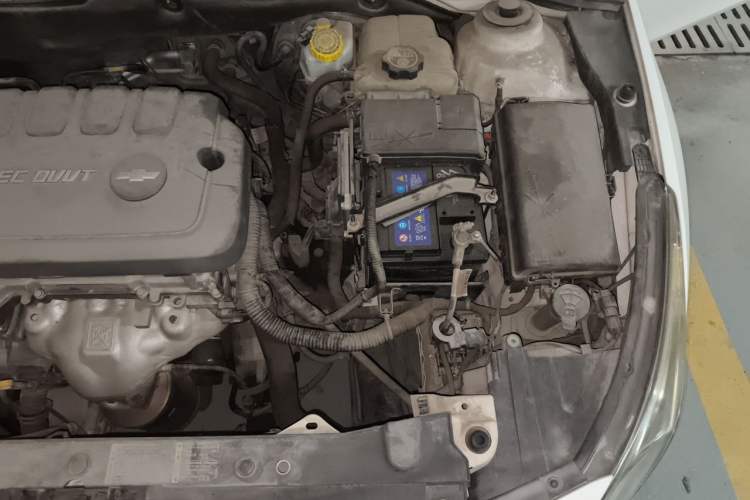 Used Chevrolet Cruze 2015 1.5L Classic SE MT Engine Bay Left