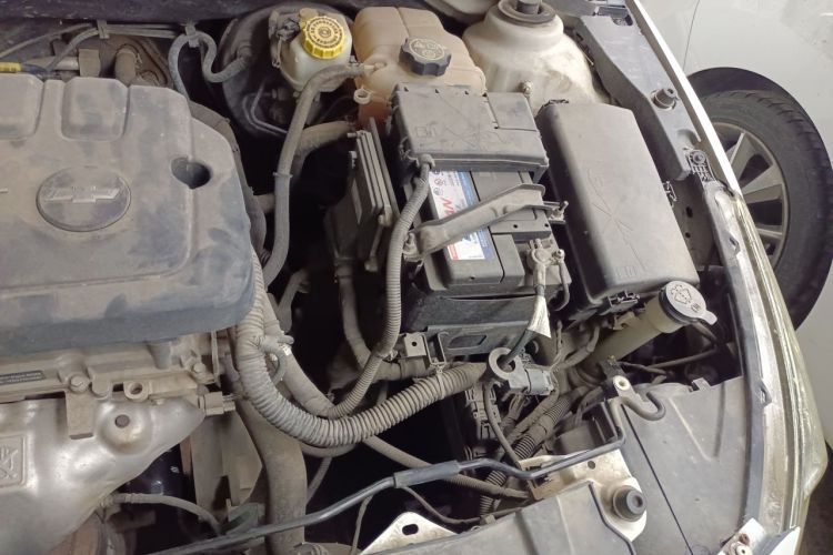Used Chevrolet Cruze 2015 1.5L Classic SE MT Engine Bay Left