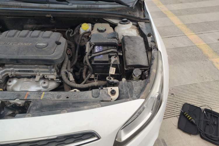 Used Chevrolet Cruze 2015 1.5L Classic SE MT Engine Bay Left
