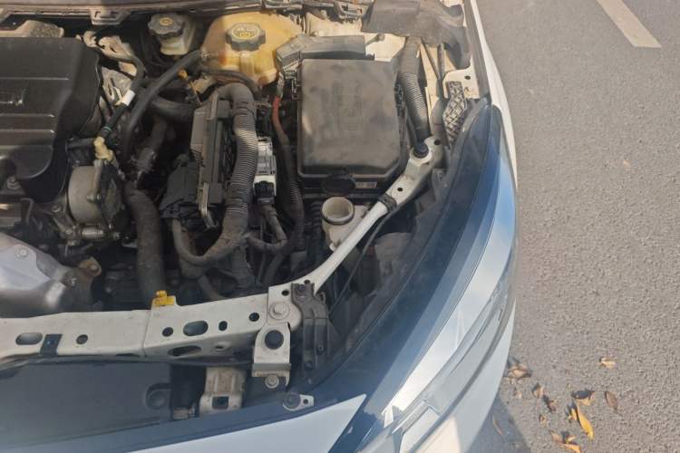 Used Chevrolet Cruze 2015 1.5L Automatic Luxury Edition Engine Bay Left
