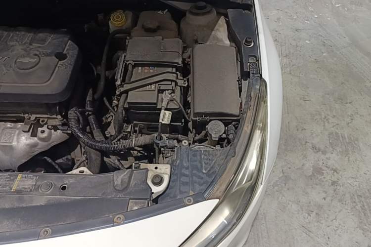 Used Chevrolet Cruze 2015 1.5L Classic SE AT Engine Bay Left