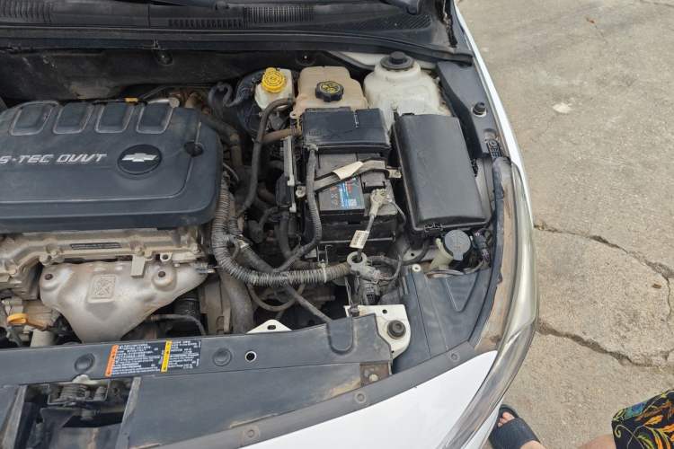 Used Chevrolet Cruze 2015 1.5L Classic SE MT Engine Bay Left