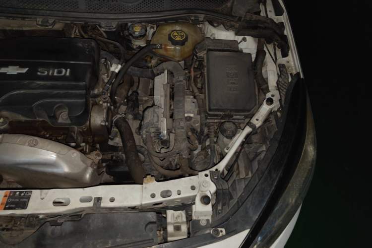 Used Chevrolet Cruze 2015 1.5L Automatic Luxury Edition Engine Bay Left