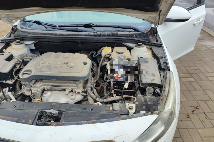 Used Chevrolet Cruze 2015 1.5L Classic SE MT Engine Bay Left
