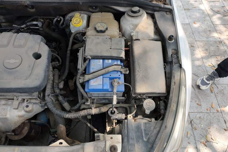 Used Chevrolet Cruze 2015 1.5L Classic SL MT Engine Bay Left
