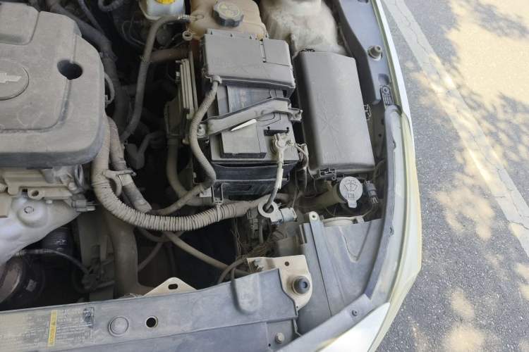 Used Chevrolet Cruze 2015 1.5L Classic SE MT Engine Bay Left