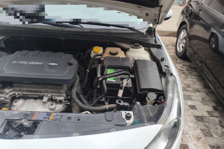 Used Chevrolet Cruze 2015 1.5L Classic SE MT Engine Bay Left