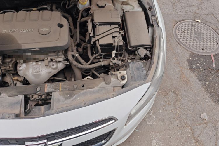 Used Chevrolet Cruze 2015 1.5L Classic SL MT Engine Bay Left