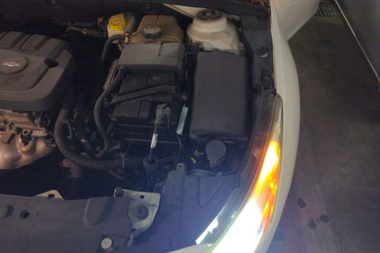Used Chevrolet Cruze 2015 1.5L Classic SE AT Engine Bay Left