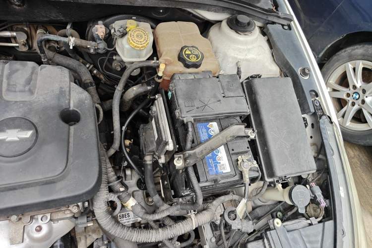 Used Chevrolet Cruze 2015 1.5L Classic SE AT Engine Bay Left