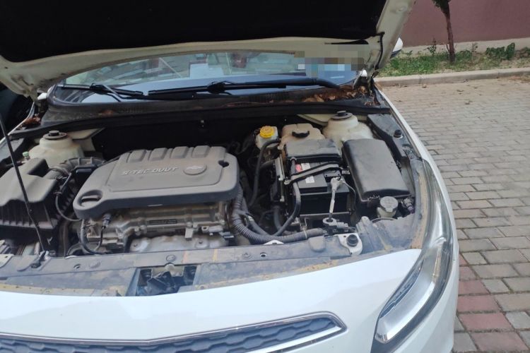 Used Chevrolet Cruze 2015 1.5L Classic SL MT Engine Bay Left