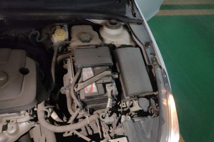 Used Chevrolet Cruze 2015 1.5L Classic SE MT Engine Bay Left