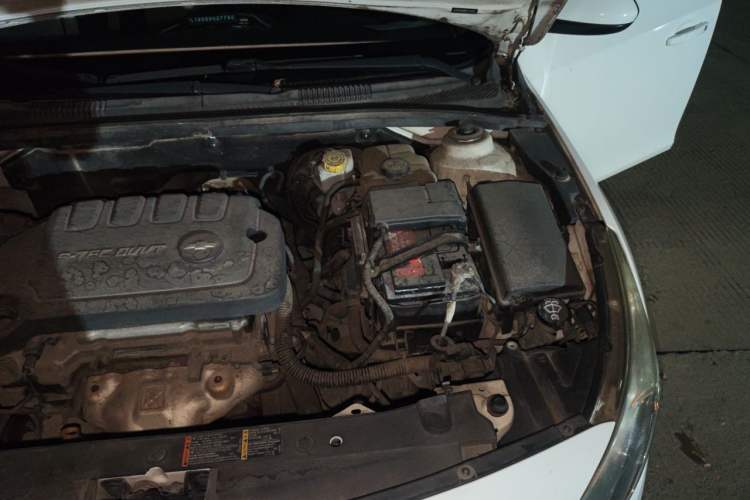 Used Chevrolet Cruze 2015 1.5L Classic SL MT Engine Bay Left