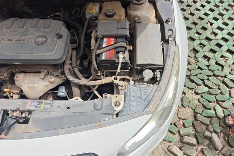 Used Chevrolet Cruze 2015 1.5L Classic SE MT Engine Bay Left