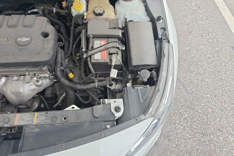 Used Chevrolet Cruze 2015 1.5L Classic SE AT Engine Bay Left
