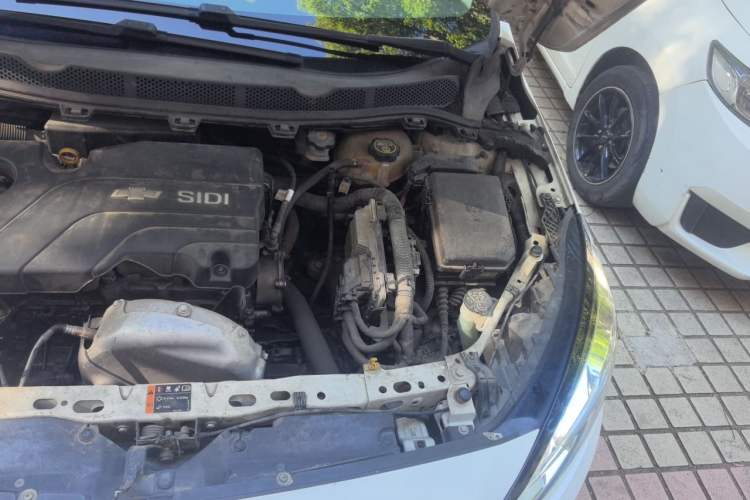 Used Chevrolet Cruze 2015 1.5L Automatic Luxury Edition Engine Bay Left