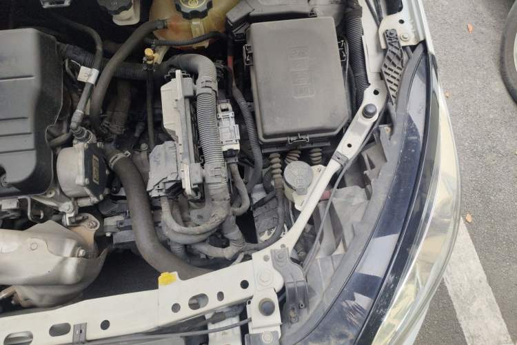 Used Chevrolet Cruze 2015 1.5L Automatic Luxury Edition Engine Bay Left