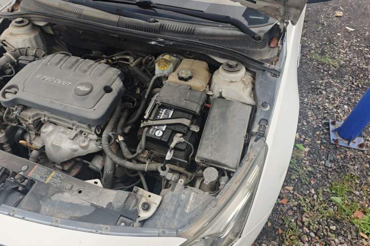 Used Chevrolet Cruze 2015 1.5L Classic SL MT Engine Bay Left