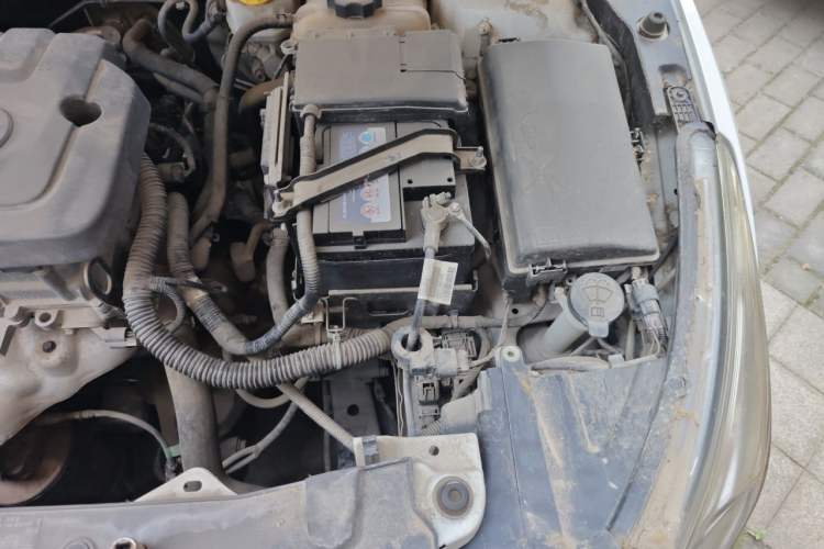 Used Chevrolet Cruze 2015 1.5L Classic SL MT Engine Bay Left