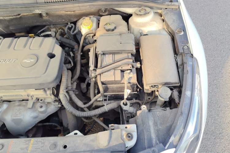 Used Chevrolet Cruze 2015 1.5L Classic SE MT Engine Bay Left
