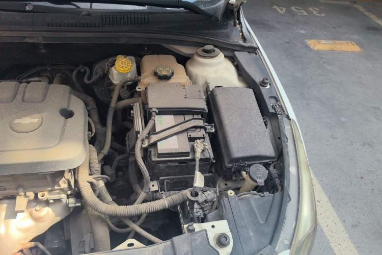 Used Chevrolet Cruze 2015 1.5L Classic SE MT Engine Bay Left