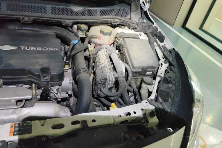 Used Chevrolet Cruze 2015 1.4T DCG Luxury Edition Engine Bay Left