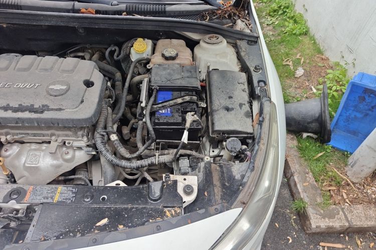 Used Chevrolet Cruze 2015 1.5L Classic SL MT Engine Bay Left