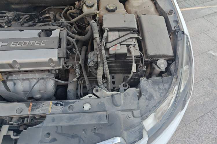 Used Chevrolet Cruze 2015 Hatchback 1.6L Automatic Comfort Edition Engine Bay Left
