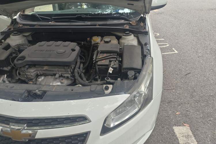 Used Chevrolet Cruze 2015 1.5L Classic SE AT Engine Bay Left