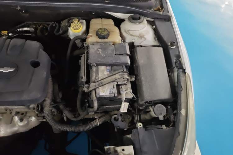 Used Chevrolet Cruze 2015 1.5L Classic SE MT Engine Bay Left