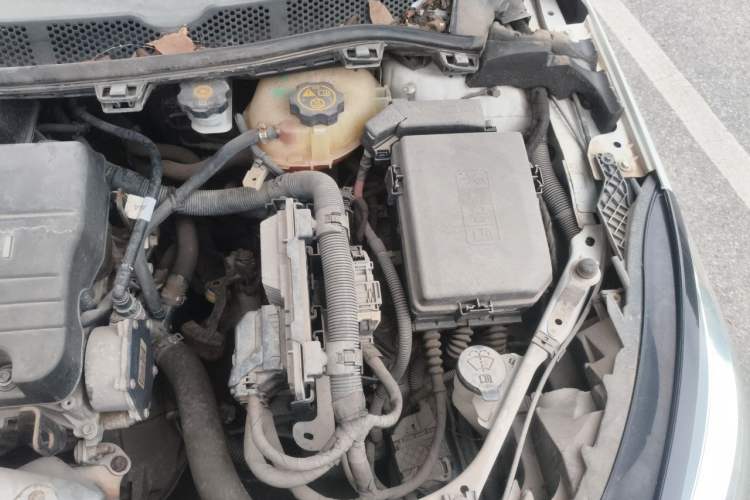 Used Chevrolet Cruze 2015 1.5L Manual Elite Edition Engine Bay Left