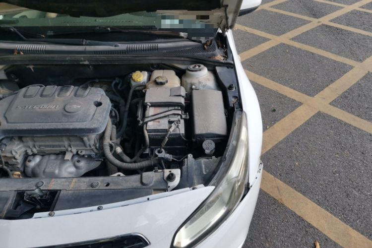 Used Chevrolet Cruze 2015 1.5L Classic SL MT Engine Bay Left