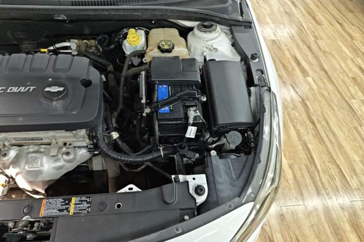 Used Chevrolet Cruze 2015 1.5L Classic SL MT Engine Bay Left