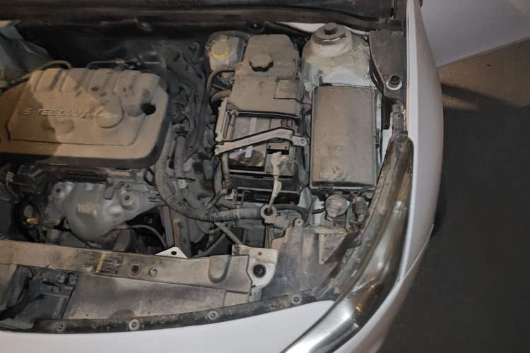 Used Chevrolet Cruze 2015 1.5L Classic SL MT Engine Bay Left