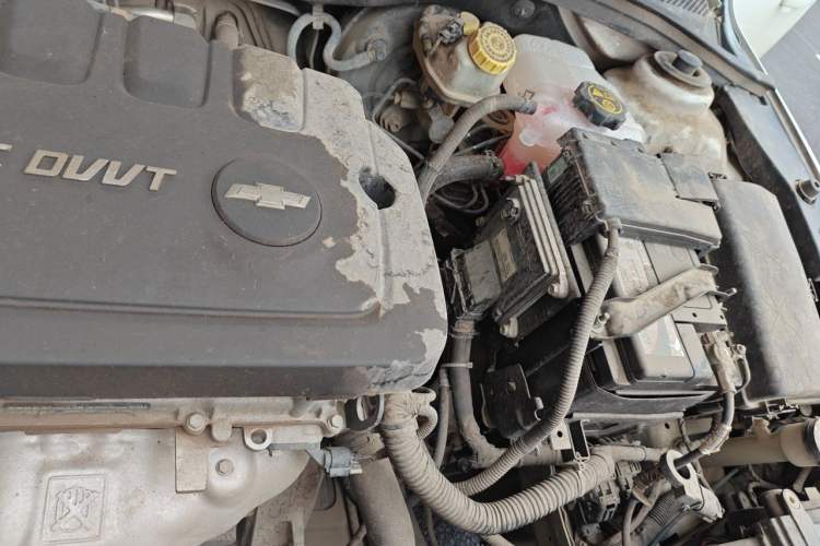 Used Chevrolet Cruze 2015 1.5L Classic SL MT Engine Bay Left
