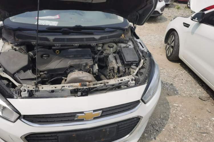 Used Chevrolet Cruze 2015 1.5L Automatic Fashion Navigation Edition Engine Bay Left