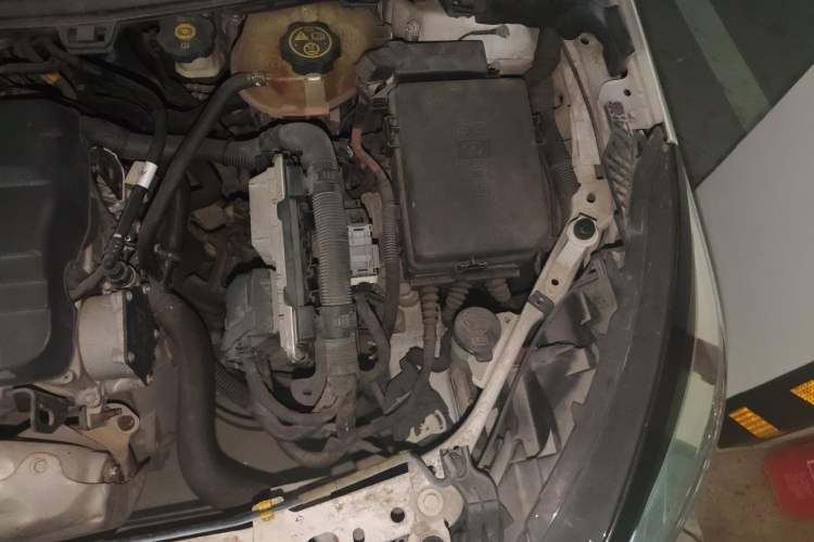 Used Chevrolet Cruze 2015 1.5L Manual Fashion Edition Engine Bay Left