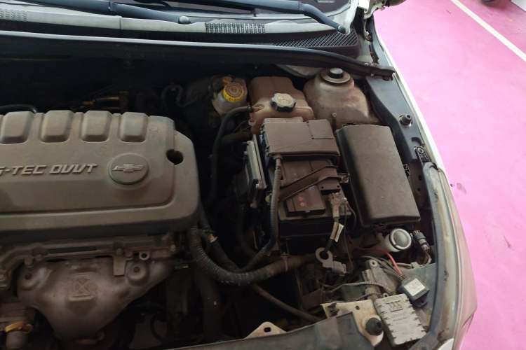 Used Chevrolet Cruze 2015 1.5L Classic SL MT Engine Bay Left