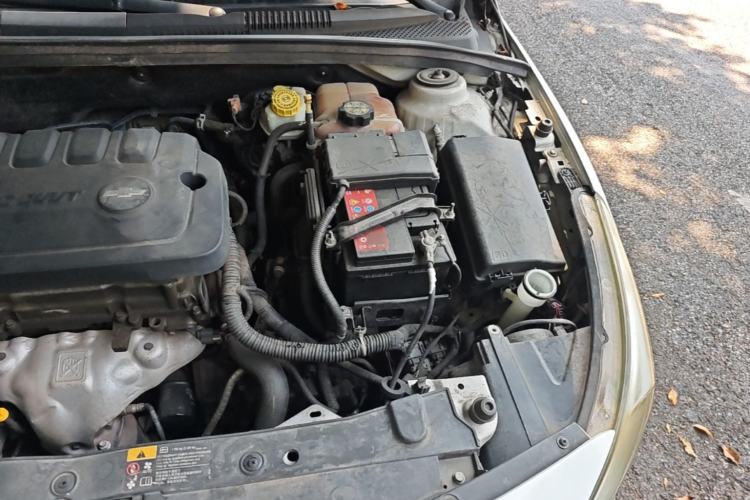 Used Chevrolet Cruze 2015 1.5L Classic SE AT Engine Bay Left