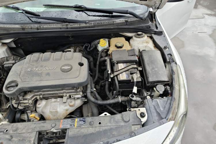 Used Chevrolet Cruze 2015 1.5L Classic SL MT Engine Bay Left