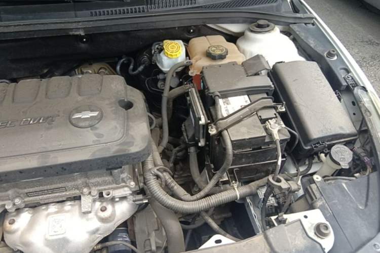 Used Chevrolet Cruze 2015 1.5L Classic SL MT Engine Bay Left
