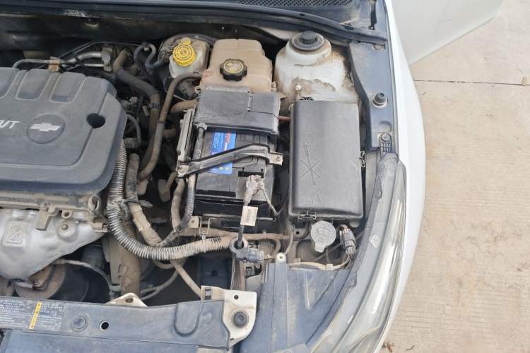 Used Chevrolet Cruze 2015 1.5L Classic SL MT Engine Bay Left