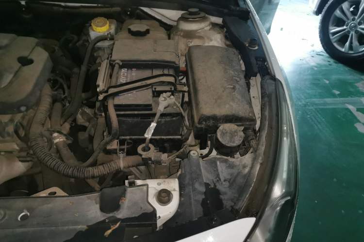 Used Chevrolet Cruze 2015 1.5L Classic SL MT Engine Bay Left