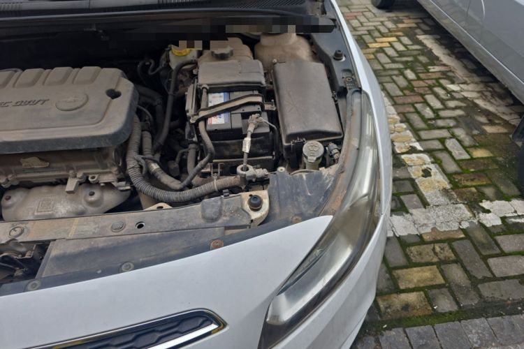 Used Chevrolet Cruze 2015 1.5L Classic SE MT Engine Bay Left