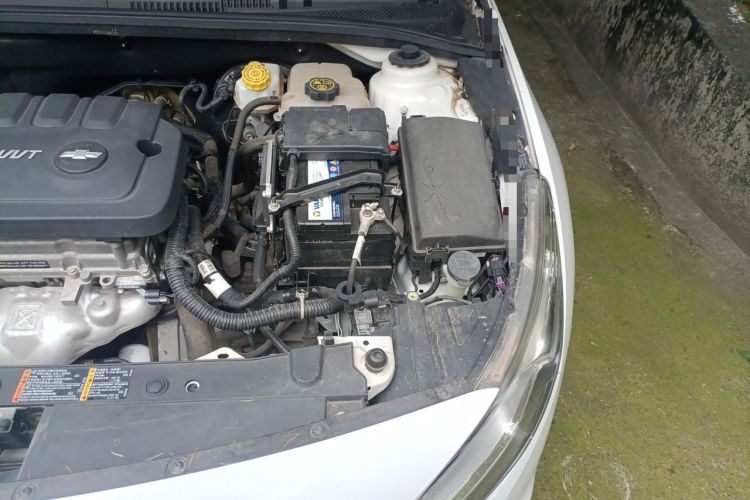 Used Chevrolet Cruze 2015 1.5L Classic SE MT Engine Bay Left