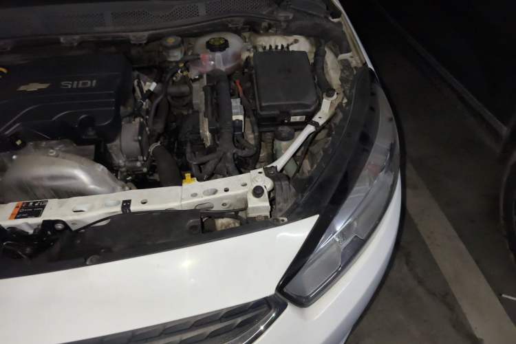 Used Chevrolet Cruze 2015 1.5L Automatic Luxury Edition Engine Bay Left