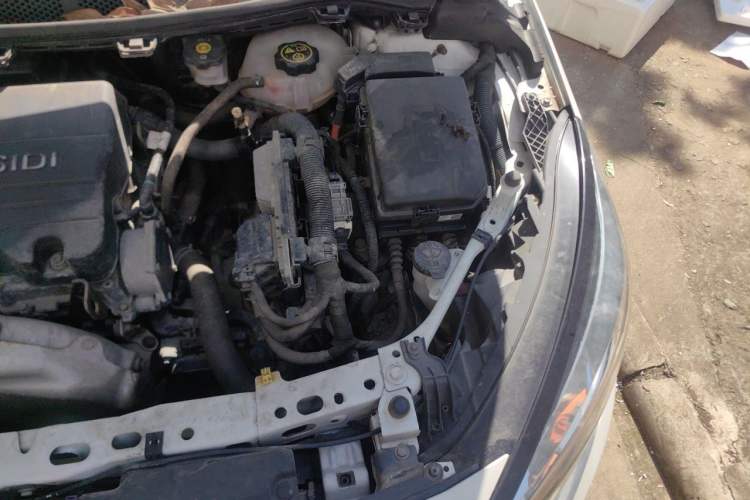 Used Chevrolet Cruze 2015 1.5L Automatic Luxury Edition Engine Bay Left