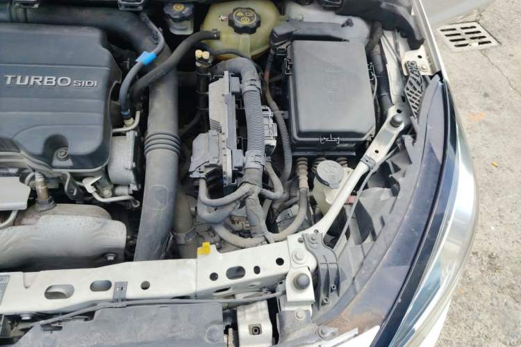 Used Chevrolet Cruze 2015 1.4T DCG Luxury Edition Engine Bay Left